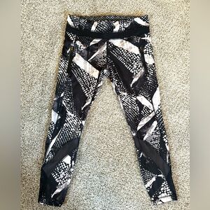 Lululemon Athletica Black & White Geometric Leggings